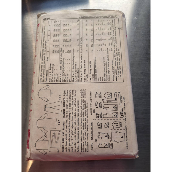 Vintage Simplicity 4250 child's robe and Pajamas Transfer included size 3 - Picture 2 of 2